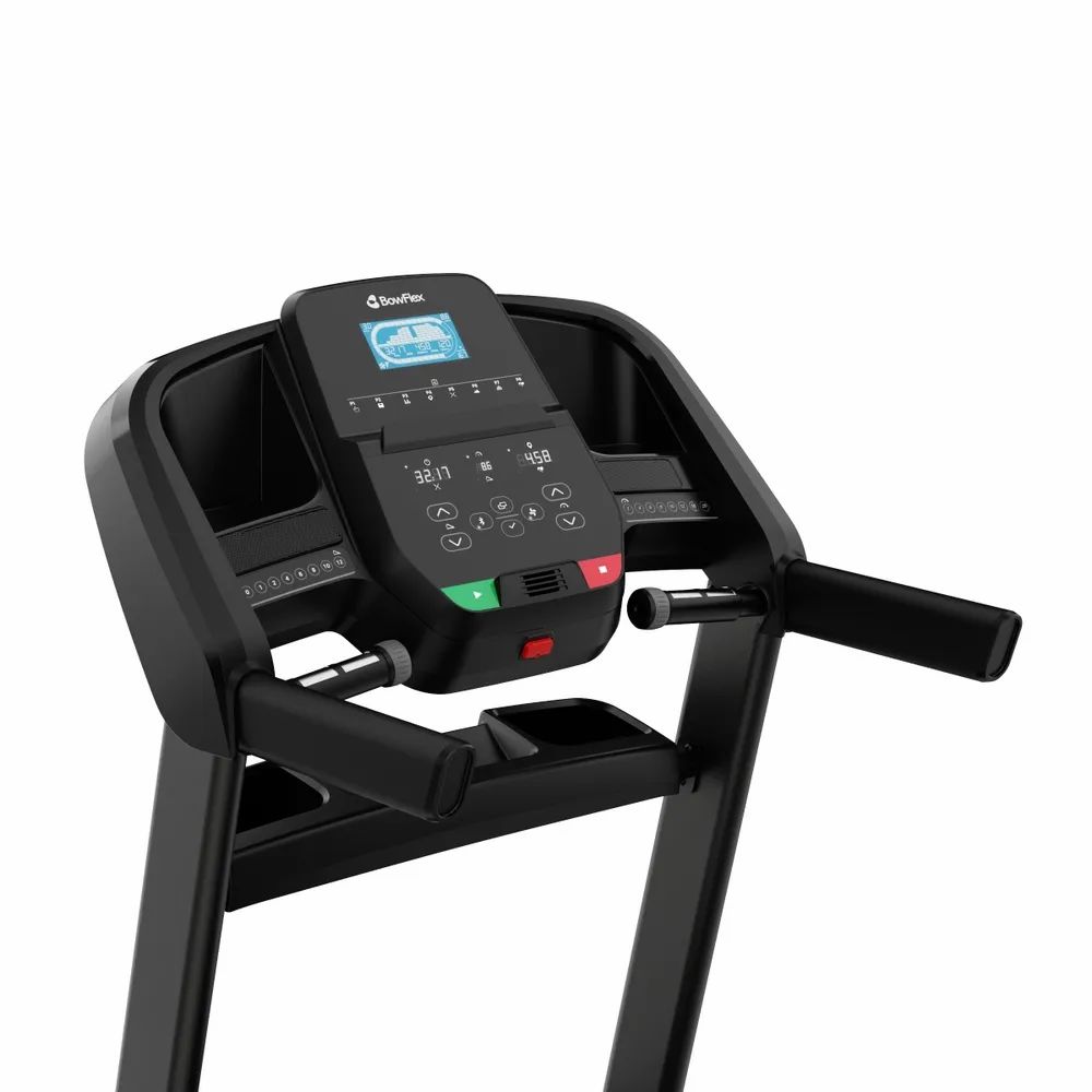 Schwarze Laufbandkonsole. Display, Bedienelemente, Armlehnen. BowFlex-Logo. Auf weißem Hintergrund.