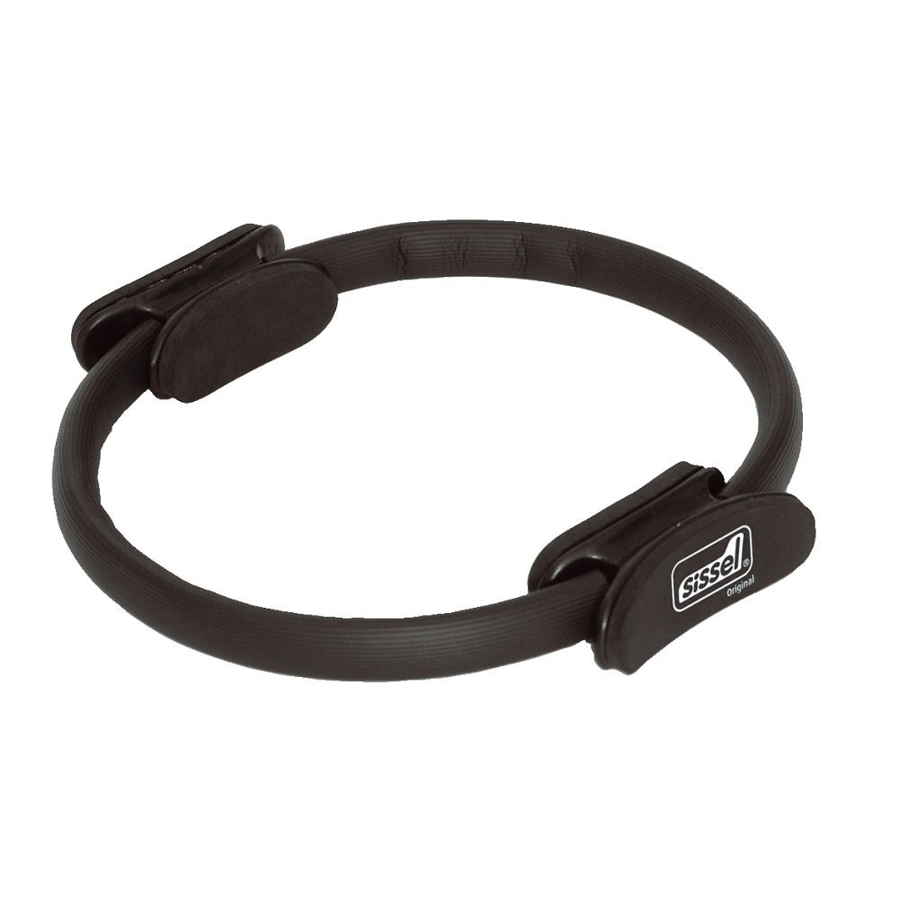Schwarzer Pilates-Ring mit zwei gepolsterten Griffen. Auf einem Griff ist der Markenname "Sissel" zu sehen.