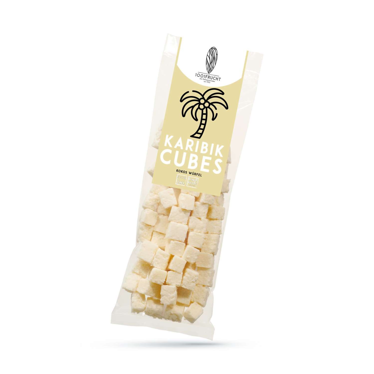 Verpackung mit Würfeln. Aufschrift: Karibik Cubes. Marke: 1001 Frucht. Transparentes Beutel mit hellen Würfeln.