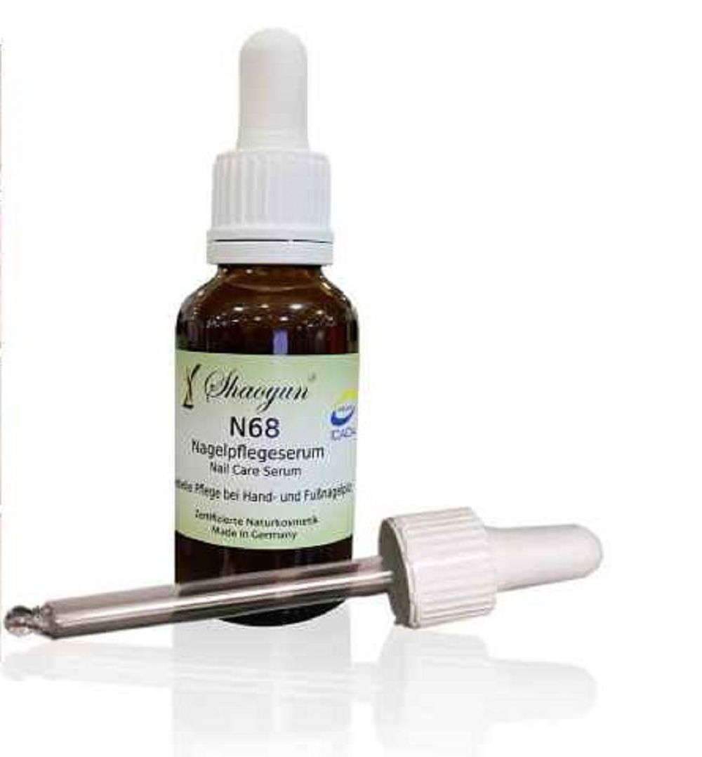 Braune Glasflasche mit weißem Deckel und Pipette. Aufschrift: Shaoyun N68 Nagelpflegeserum. Made in Germany.