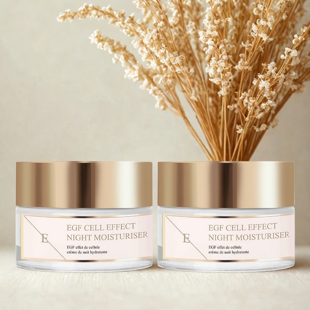 Zwei Tiegel Nachtfeuchtigkeitscreme mit goldfarbenen Deckeln und Etiketten. Aufschrift: EGF Cell Effect Night Moisturiser.