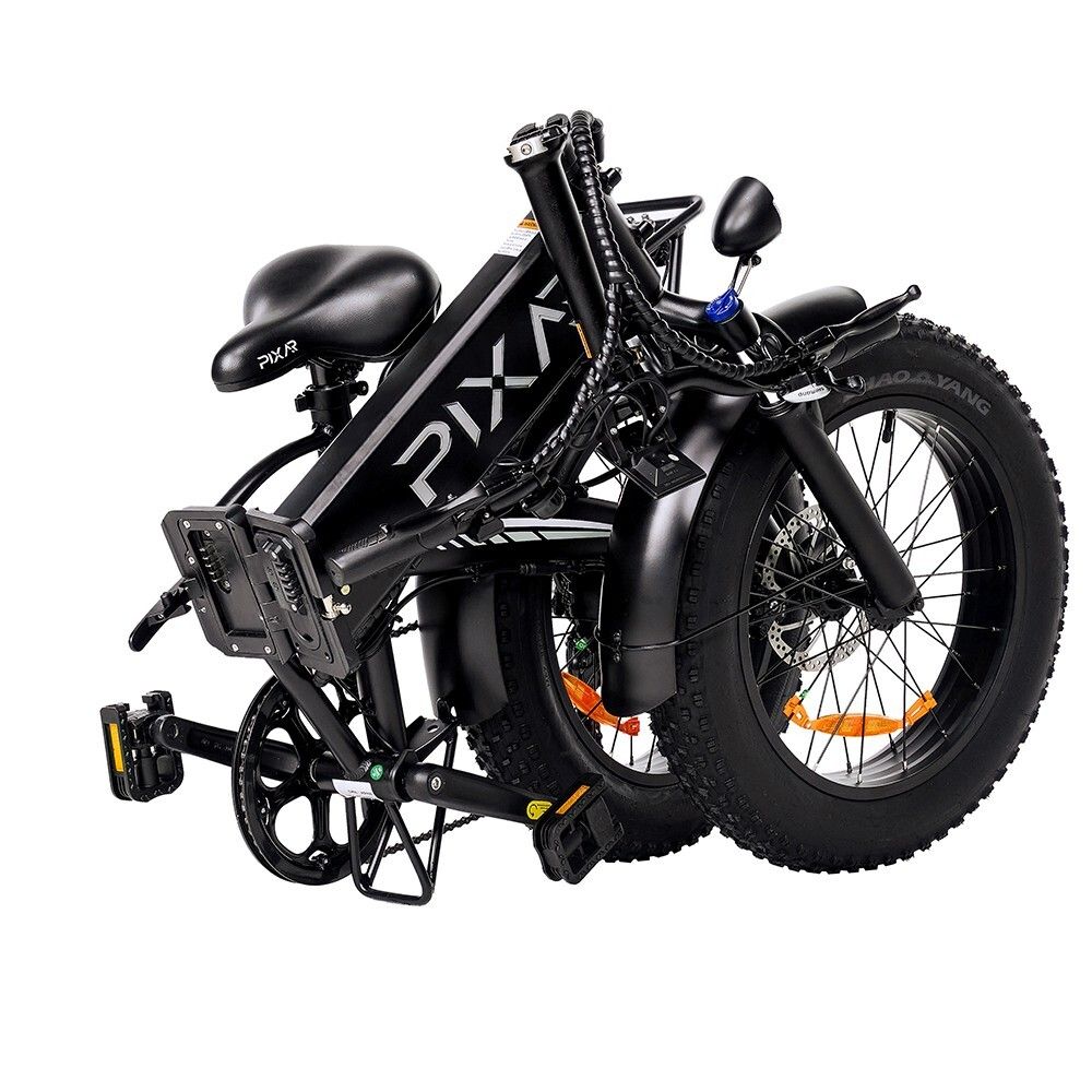 Gefaltetes Elektrofahrrad. Schwarze Farbe, breite Reifen. PIXAR-Logo sichtbar. Kompakte Form.