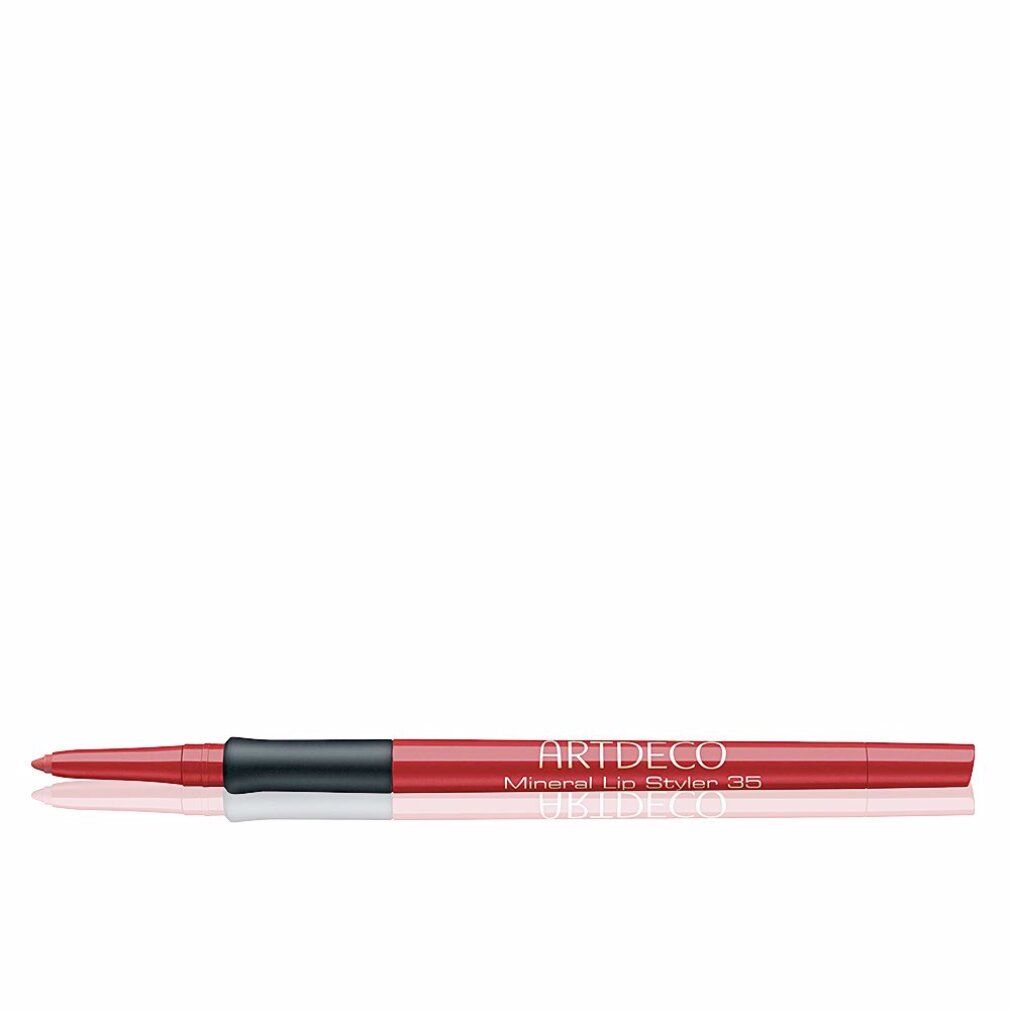 Roter Lippenkonturenstift. Schwarzer Mittelteil. Aufschrift: ARTDECO Mineral Lip Styler 35. Spiegelung.