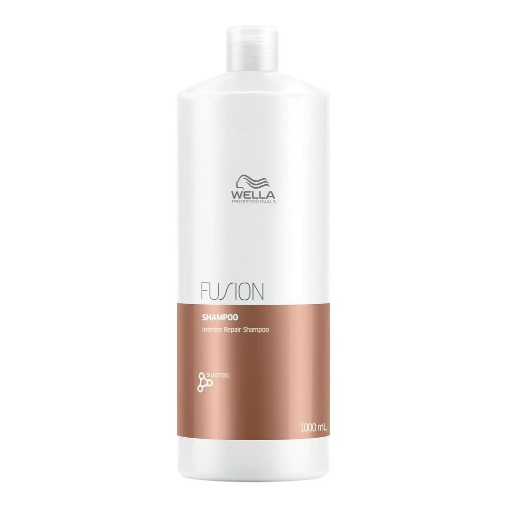 Weiße Shampoo-Flasche mit braunem Etikett. Aufschrift: Wella Fusion, Shampoo, Intense Repair Shampoo. 1000ml.