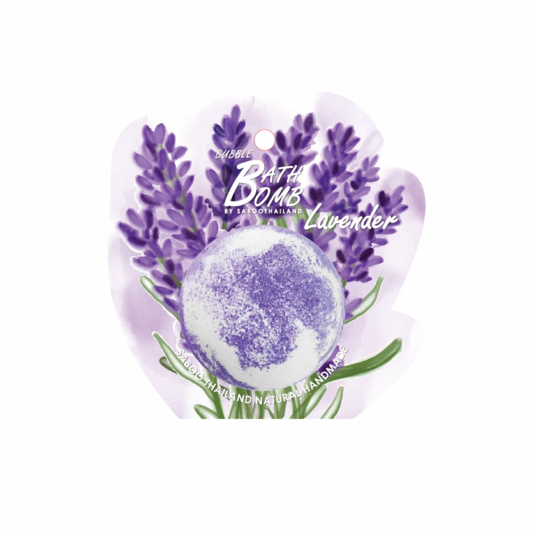 Runde Bad Bombe mit Lavendel-Motiv. Verpackung mit Lavendel-Illustration. Text: Bubble Bath Bomb by Tayoothailand, Lavender.