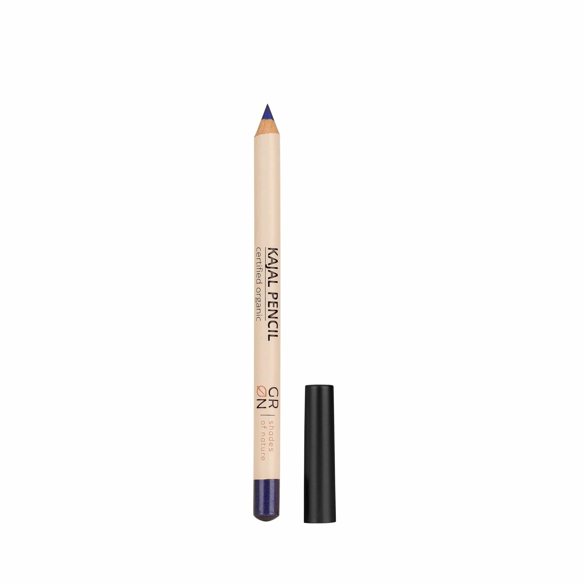 Kajalstift GRN [GRÜN]. Weißer Stift mit schwarzer Kappe. Aufschrift: Kajal Pencil, GRN. Zertifiziert organisch. Blaue Mine.