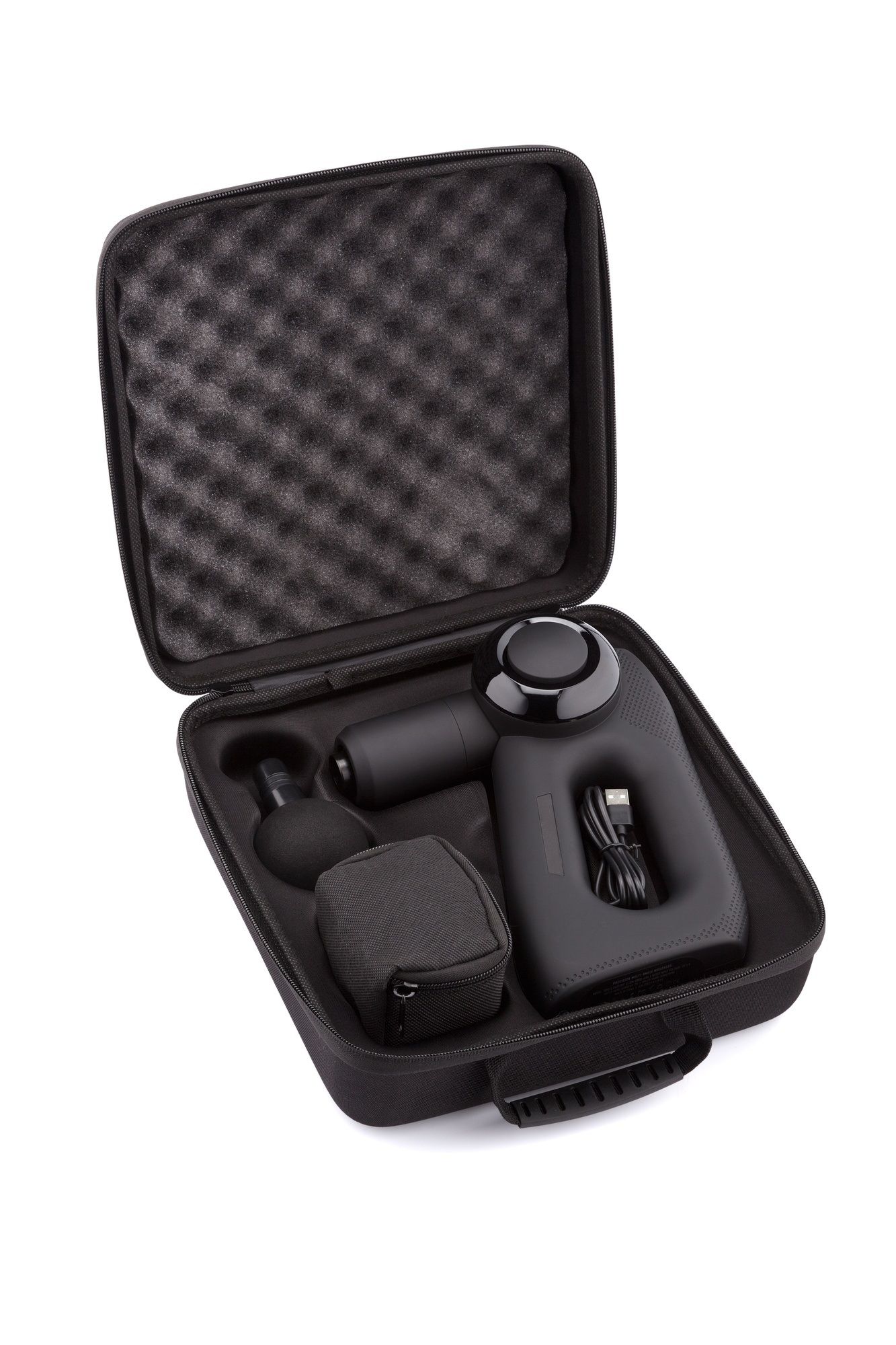Schwarze Massagepistole in einem schwarzen Koffer. Koffer mit Schaumstoffauskleidung. Zusätzliche kleine Tasche und Ladekabel.