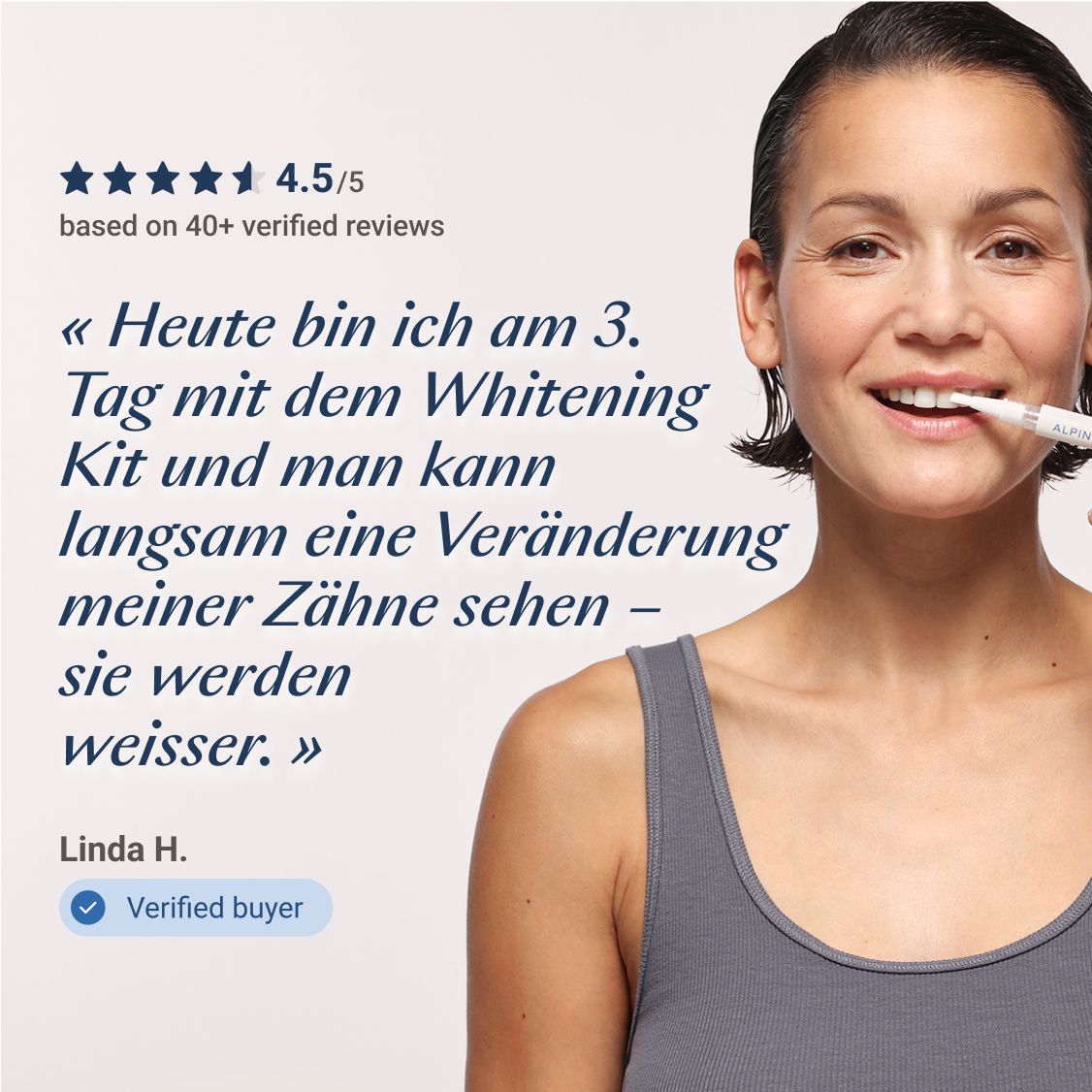 Frau mit Mundstück, das mit blauem Licht leuchtet.