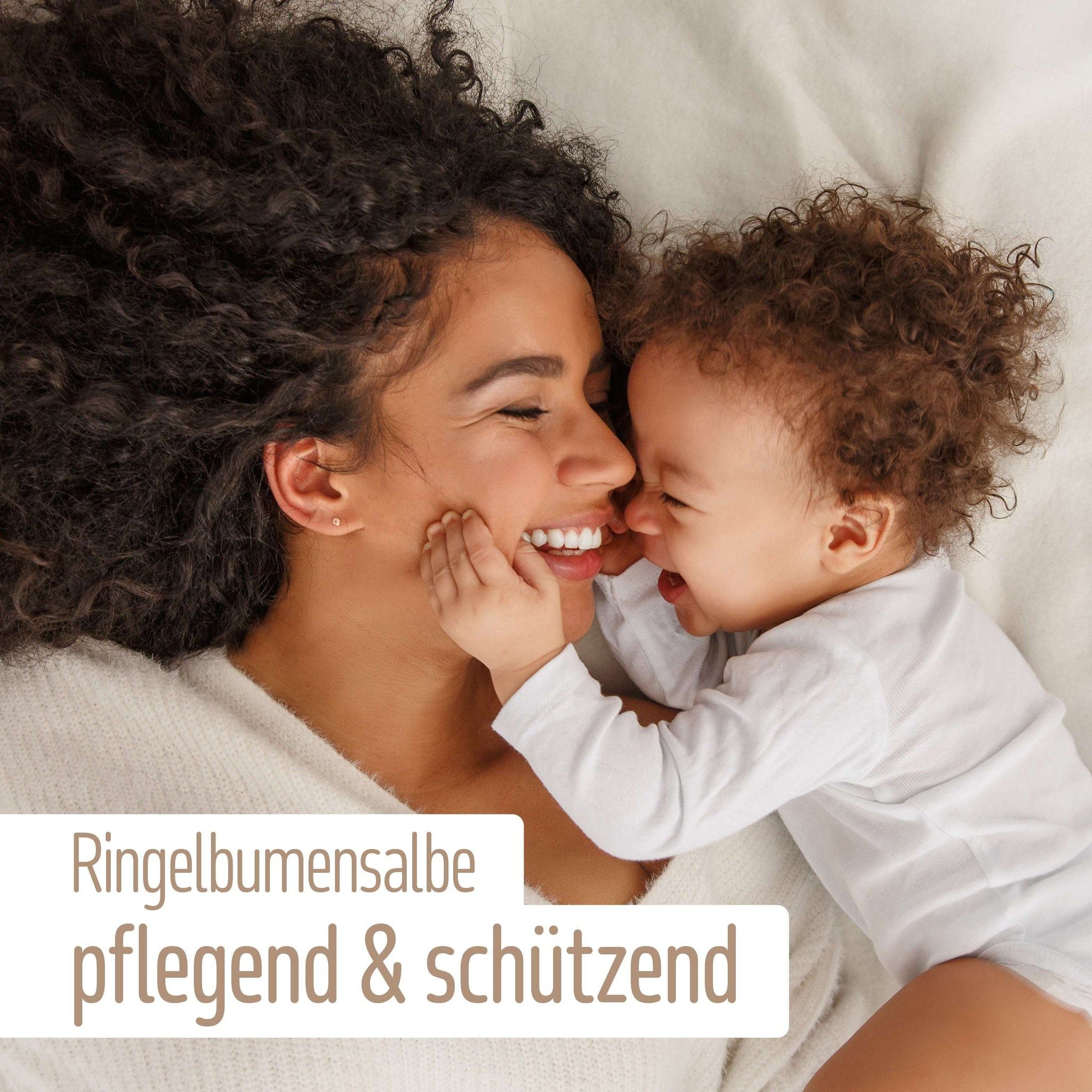 Mutter und Kind kuscheln, Text: Ringelblumensalbe pflegend & schützend.