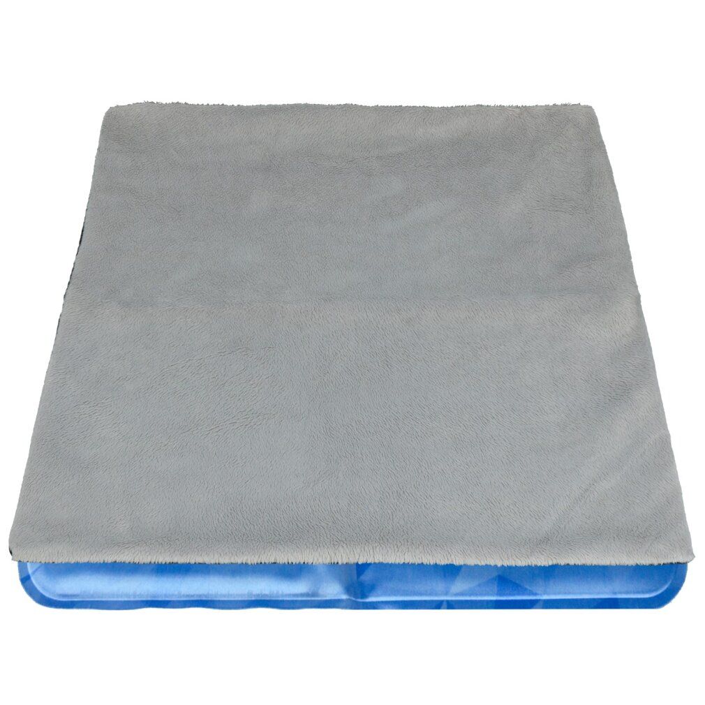 Hundematte mit hellgrauer Oberfläche. Blaue Unterseite sichtbar. Rechteckige Form.