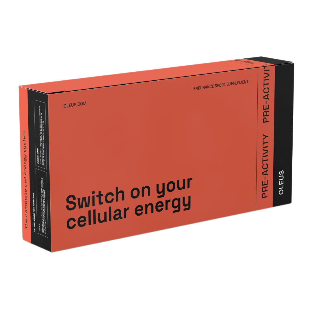 Rechteckige Verpackung, orange und schwarz mit weißer Schrift. Aufschrift: OLEUS PRE-ACTIVITY. Text: Switch on your cellular energy.