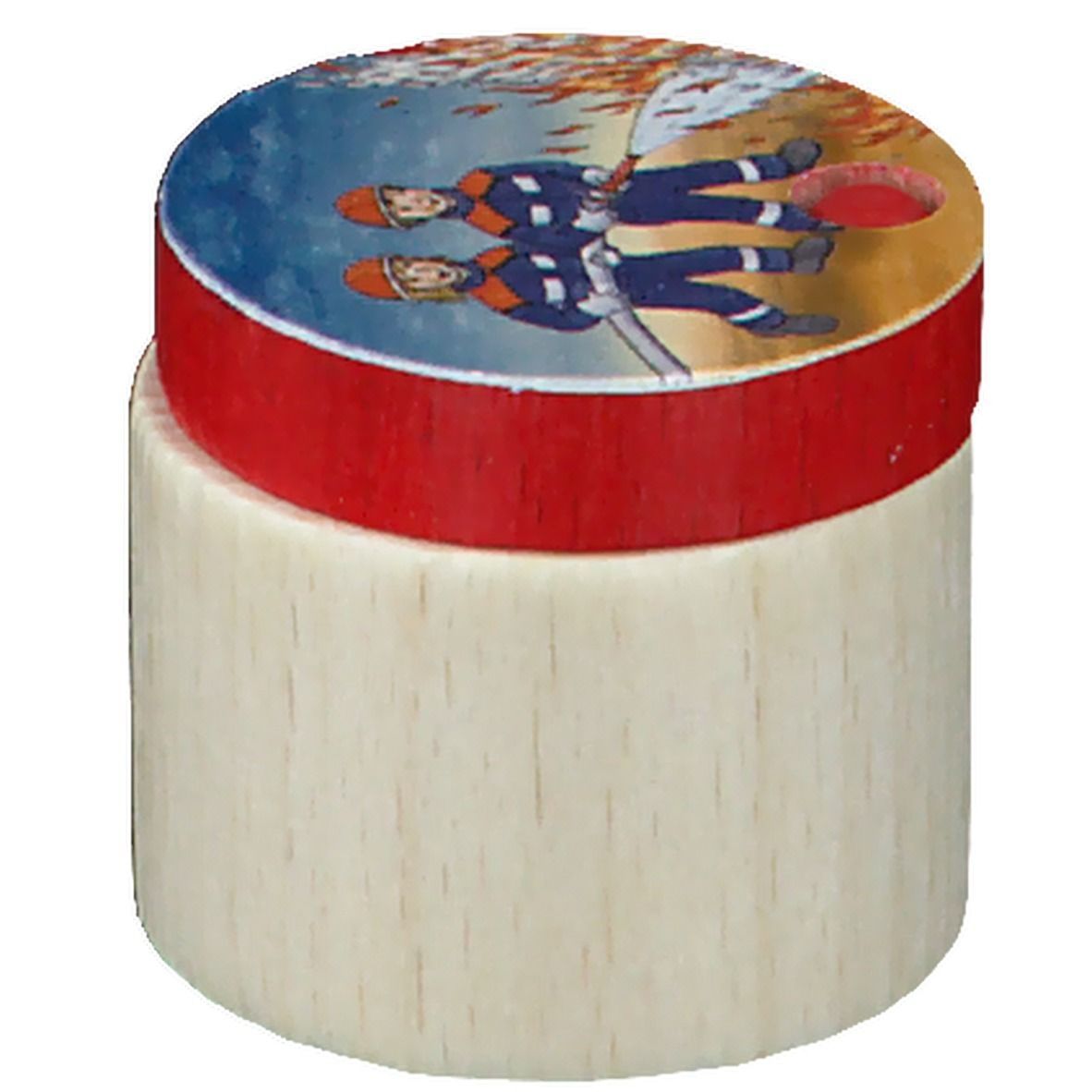 Zahnbox mit Feuerwehr-Motiv. Zylindrische Form, Holz. Roter Deckel mit Feuerwehrleuten und Flammen. Loch im Deckel.