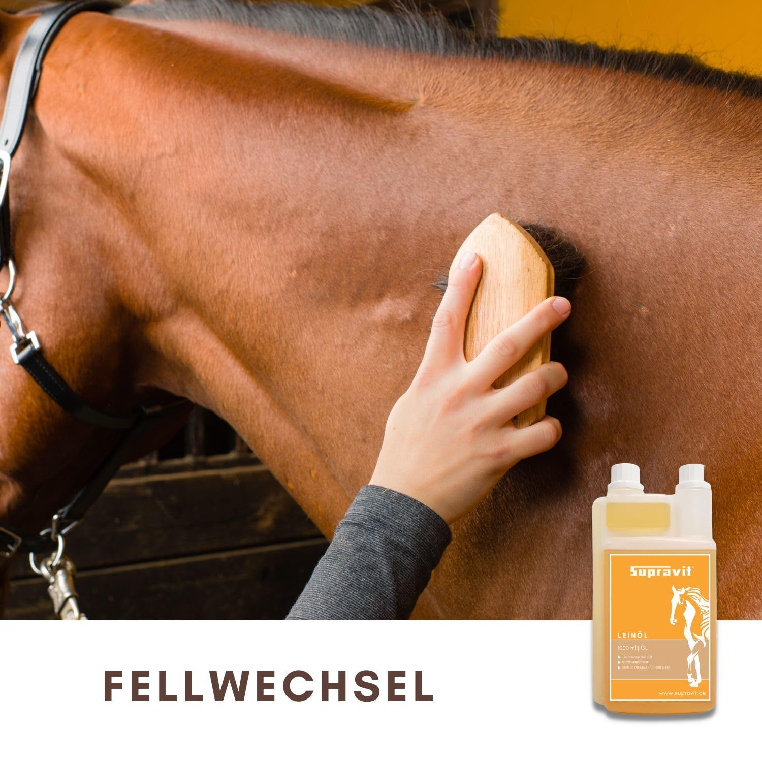 Hand bürstet Pferd. Rechts: Produktflasche mit Logo und Text. Text: Fellwechsel.