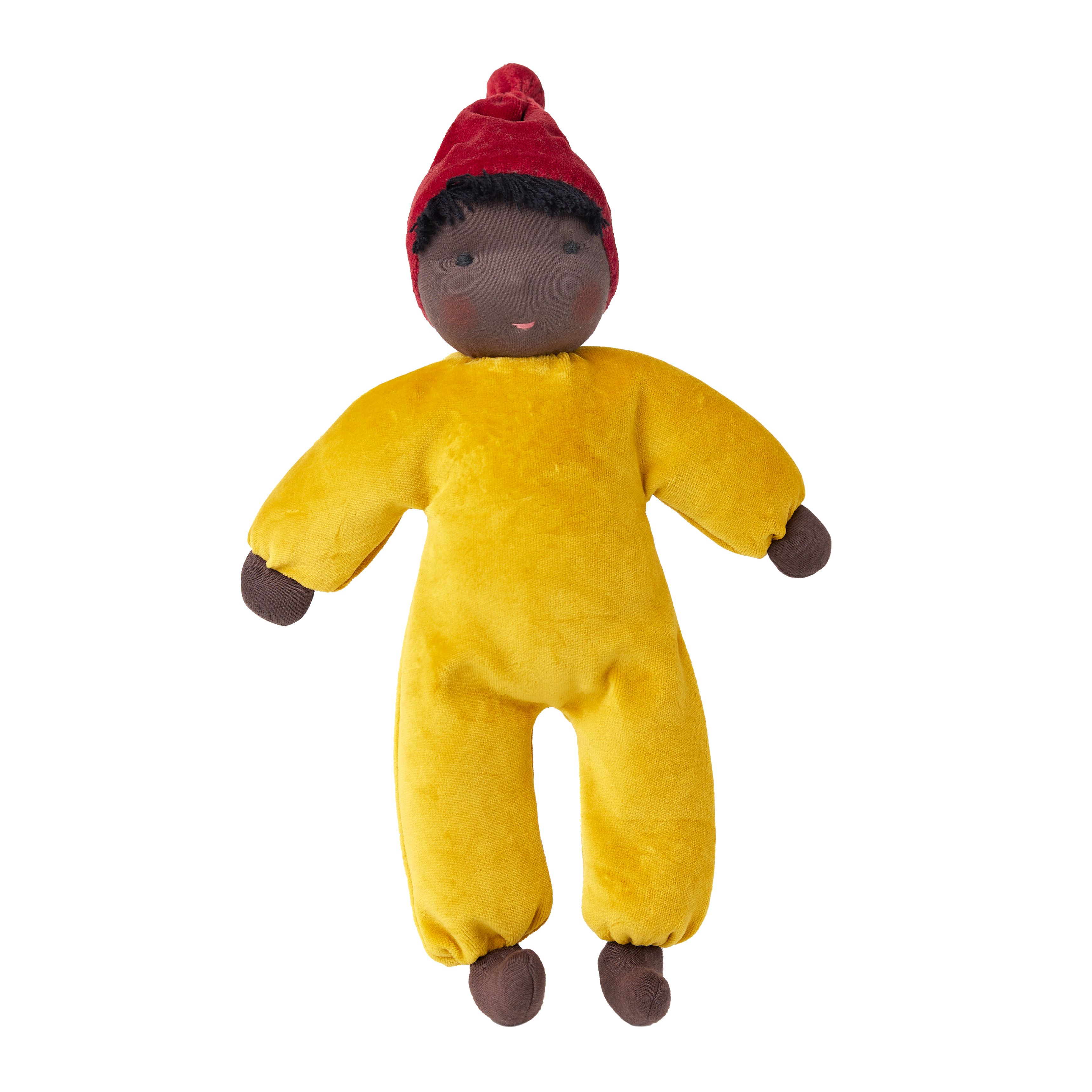 Poupée en tissu avec bonnet rouge et combinaison jaune. Peau foncée, mains et pieds bruns.