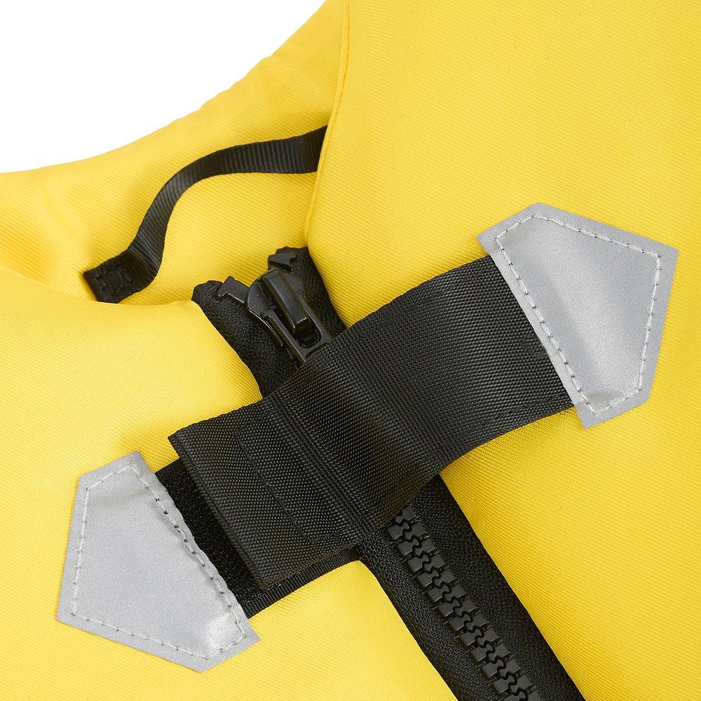 Gelbe Schwimmweste mit Reißverschluss und schwarzen Gurten.