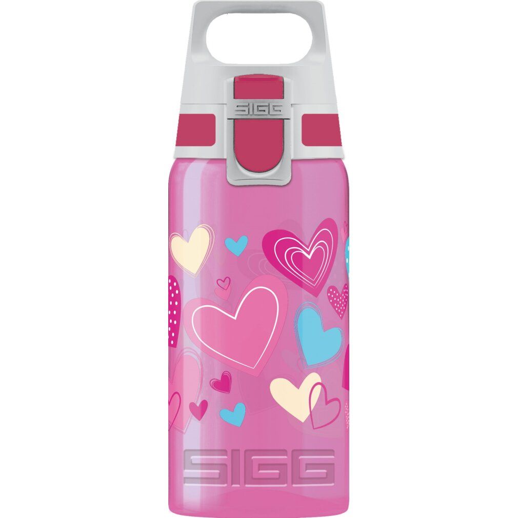 Rosa Trinkflasche mit bunten Herzen. Weißer Deckel mit Tragegriff und rotem Verschluss. SIGG-Logo unten und auf dem Verschluss.