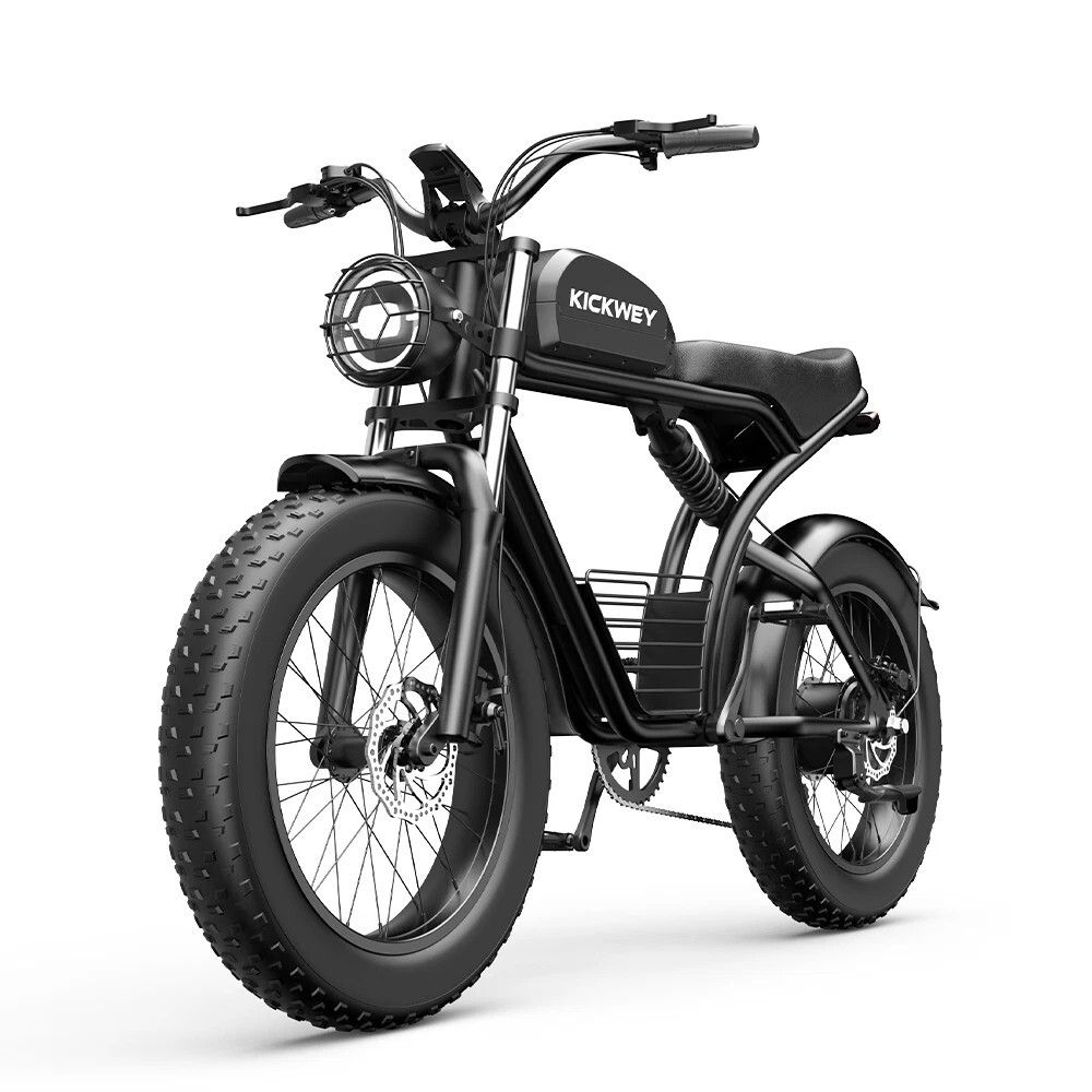 Schwarzes E-Bike mit breiten Reifen. KICKWEY-Logo auf dem Tank. Scheinwerfer und Rücklicht. Schwarzer Rahmen.