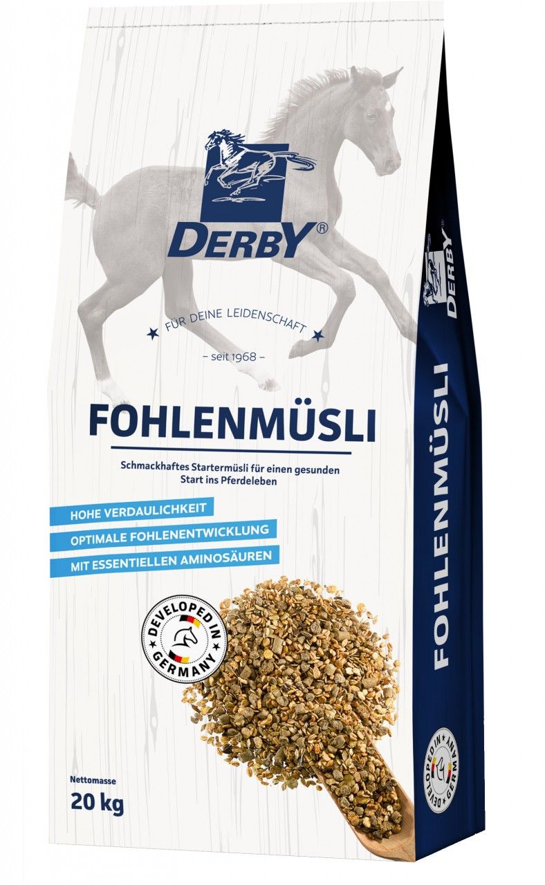 Fohlenmüsli-Beutel mit Logo und Produktnamen. Enthält Müsli-Haufen und Holzschaufel. 20 kg Nettomasse.