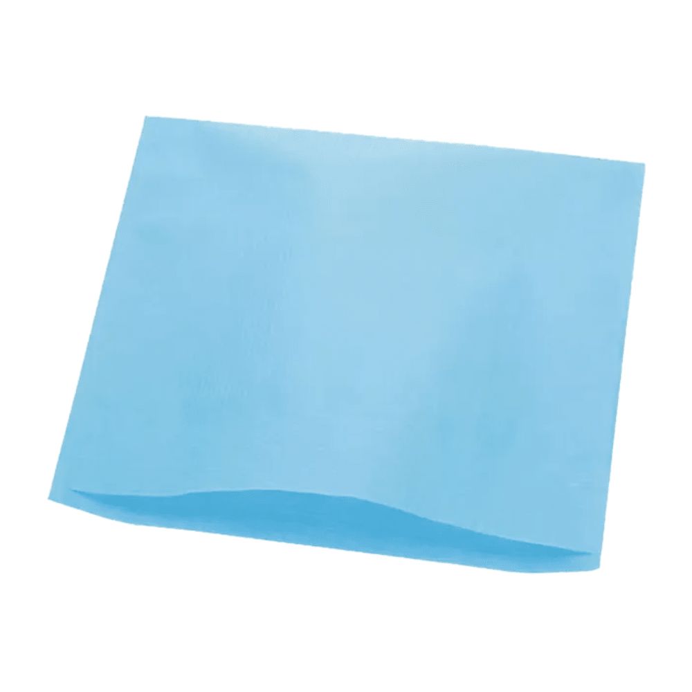 Hellblaues Tissue-Papier, rechteckig, gefaltet. Produkt für Kopfstützen.