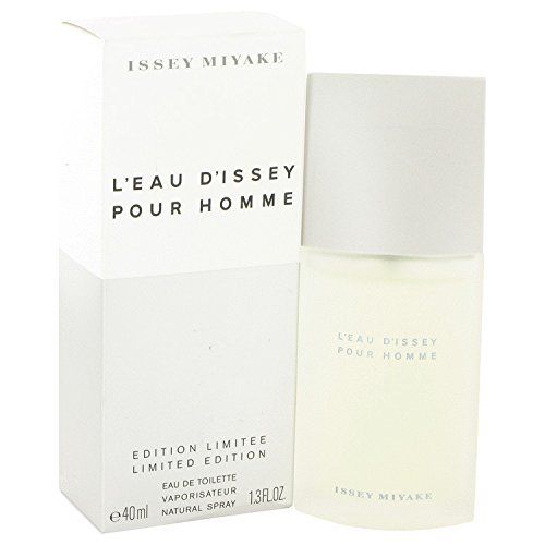 Flakon mit Karton. Aufschrift: Issey Miyake, L'Eau d'Issey pour Homme, Edition Limitee. Flüssigkeit gelblich. Weiß.