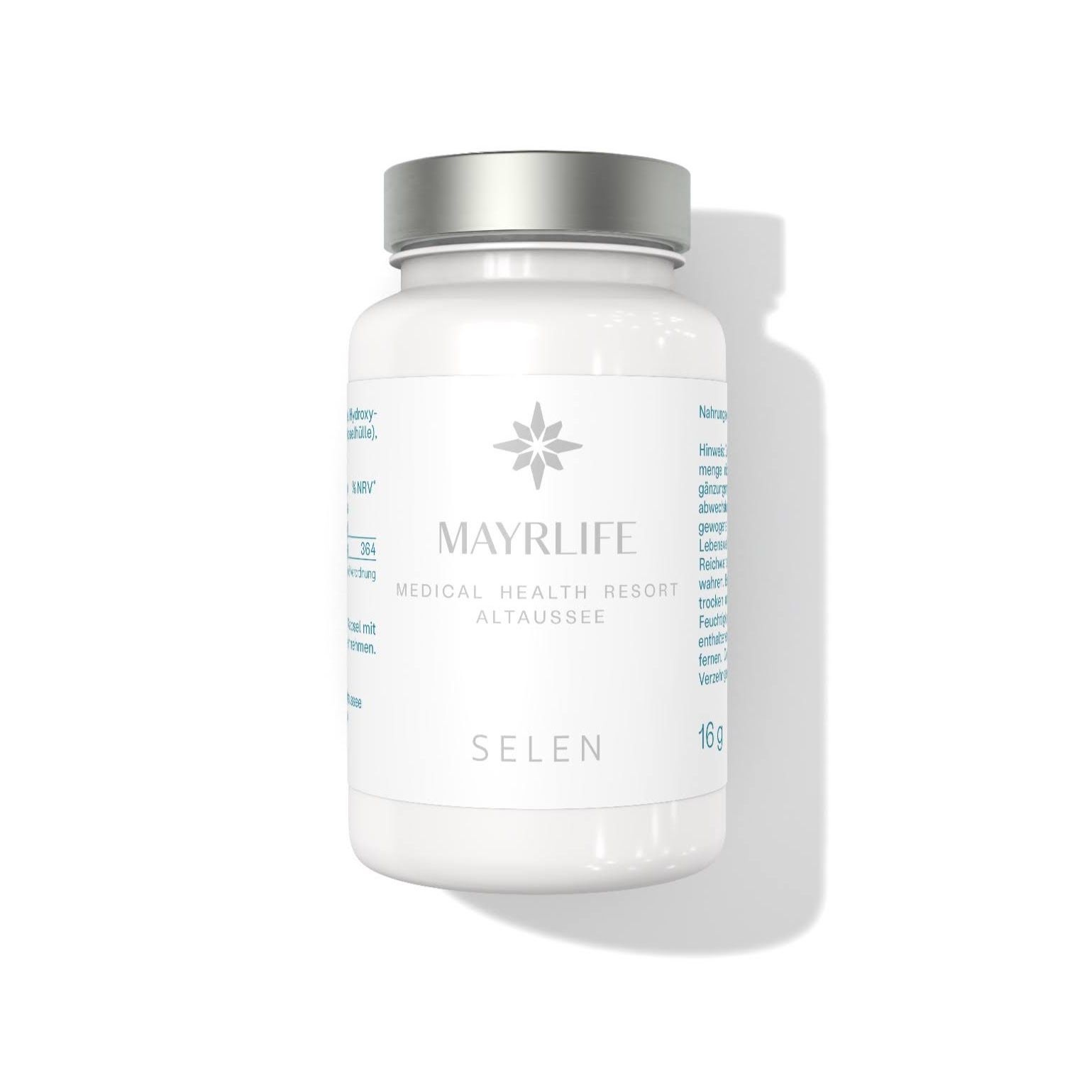 Weiße Flasche mit silbernem Deckel. Aufschrift MAYRLIFE, SELEN und 16g. Medizinischer Gesundheitsort Altaussee.
